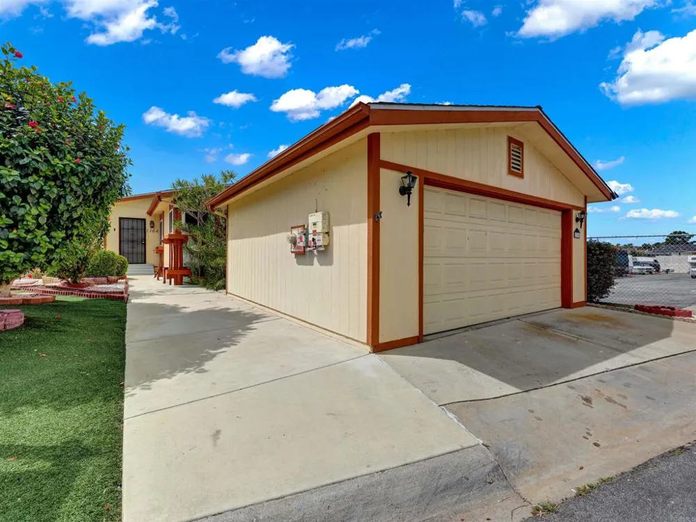 1164 Via Santa Paulo Vista, CA 92081