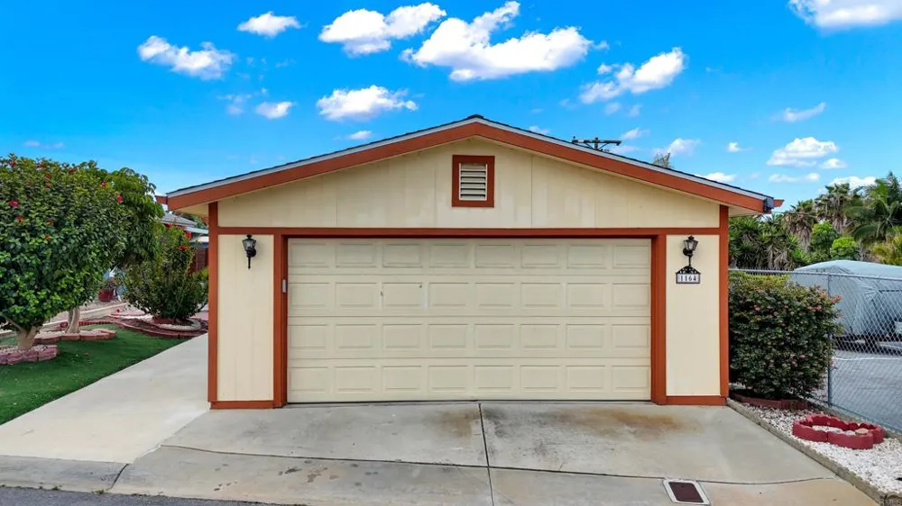 1164 Via Santa Paulo Vista, CA 92081