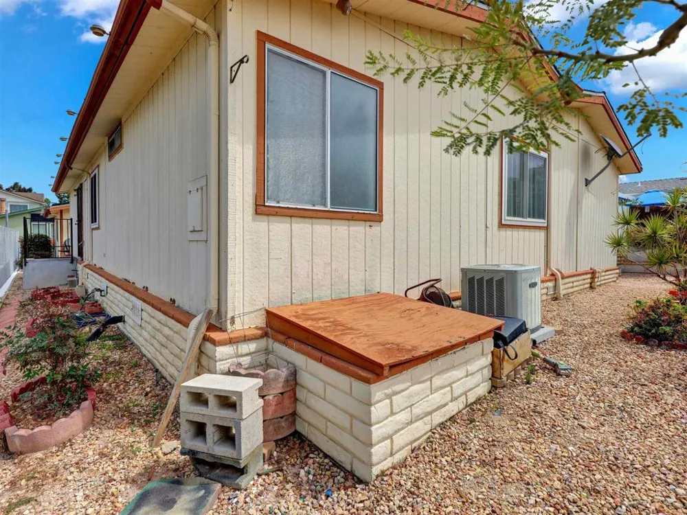 1164 Via Santa Paulo Vista, CA 92081