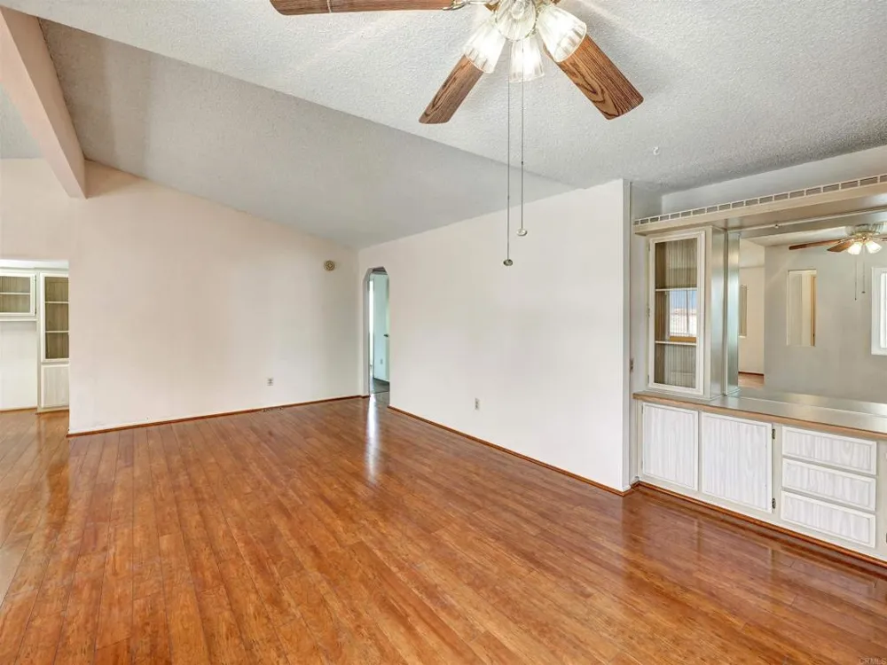 1164 Via Santa Paulo Vista, CA 92081