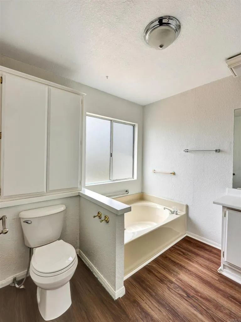 1164 Via Santa Paulo Vista, CA 92081