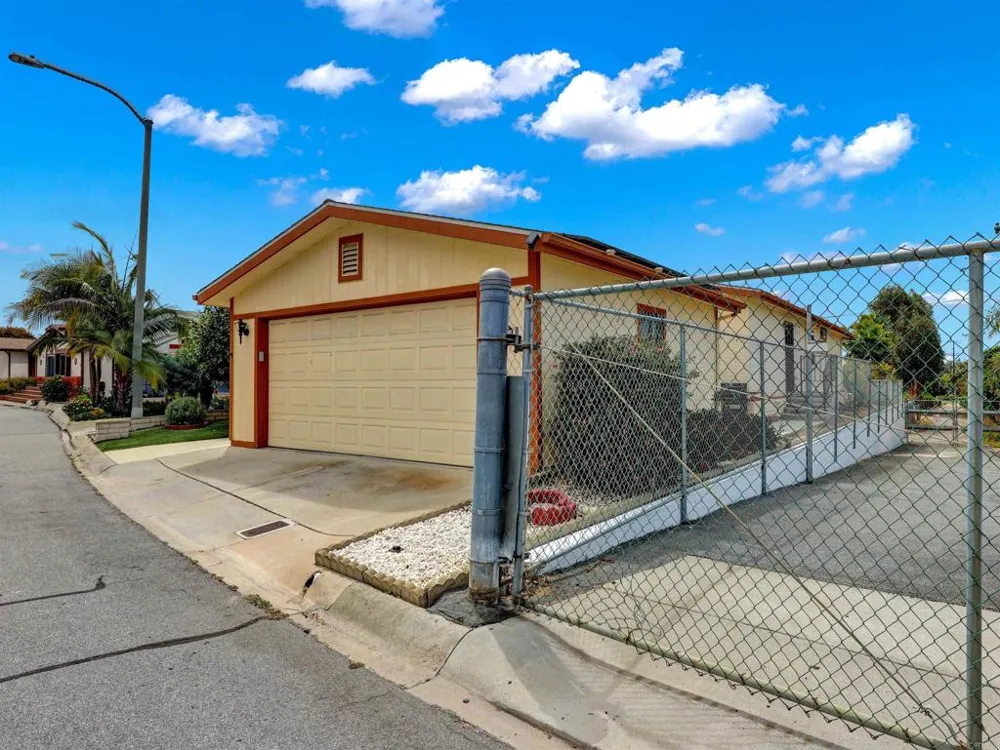 1164 Via Santa Paulo Vista, CA 92081