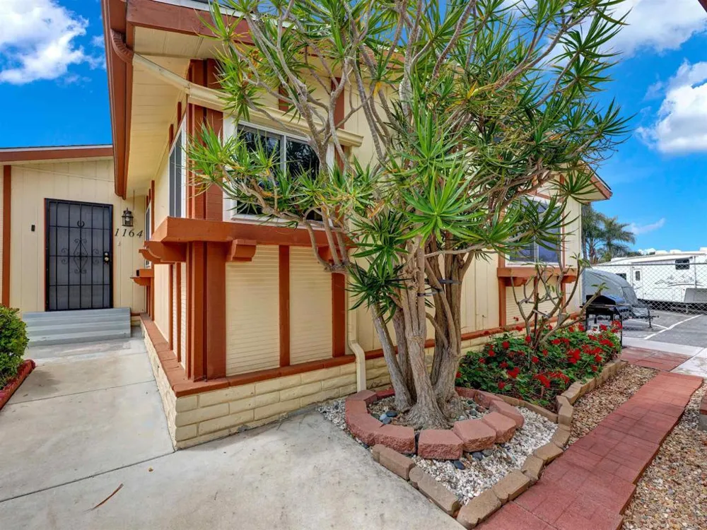 1164 Via Santa Paulo Vista, CA 92081
