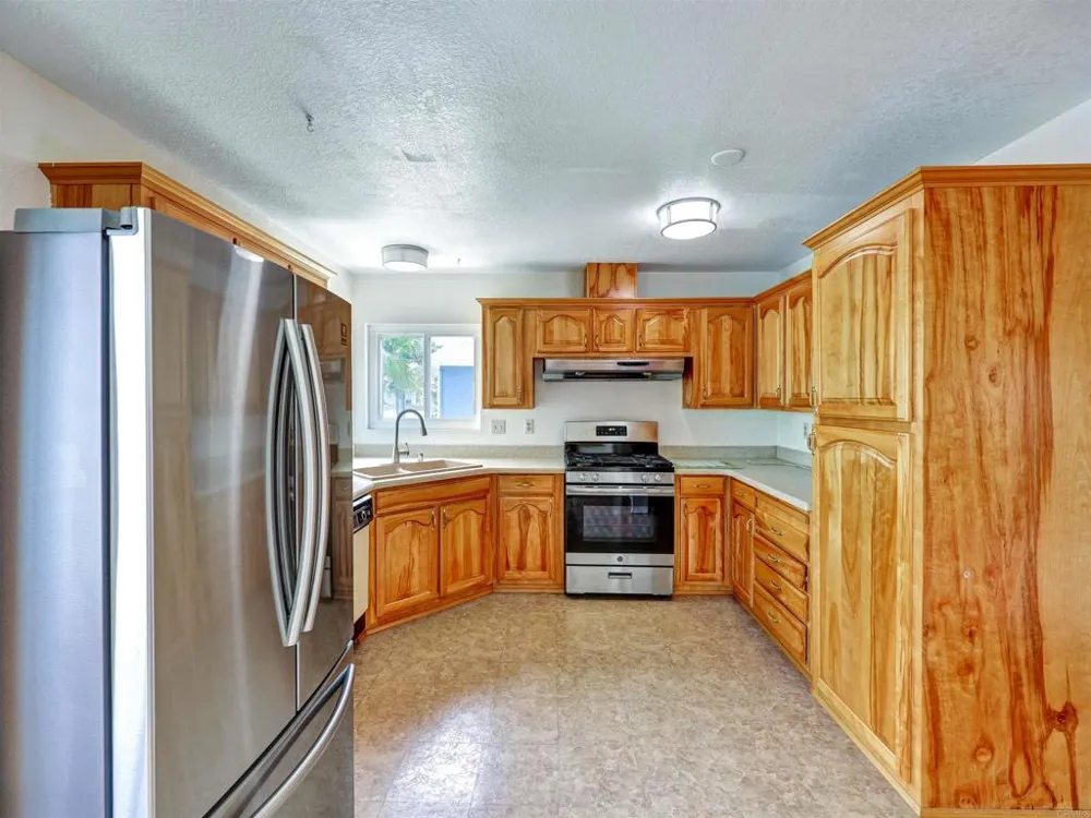 1164 Via Santa Paulo Vista, CA 92081