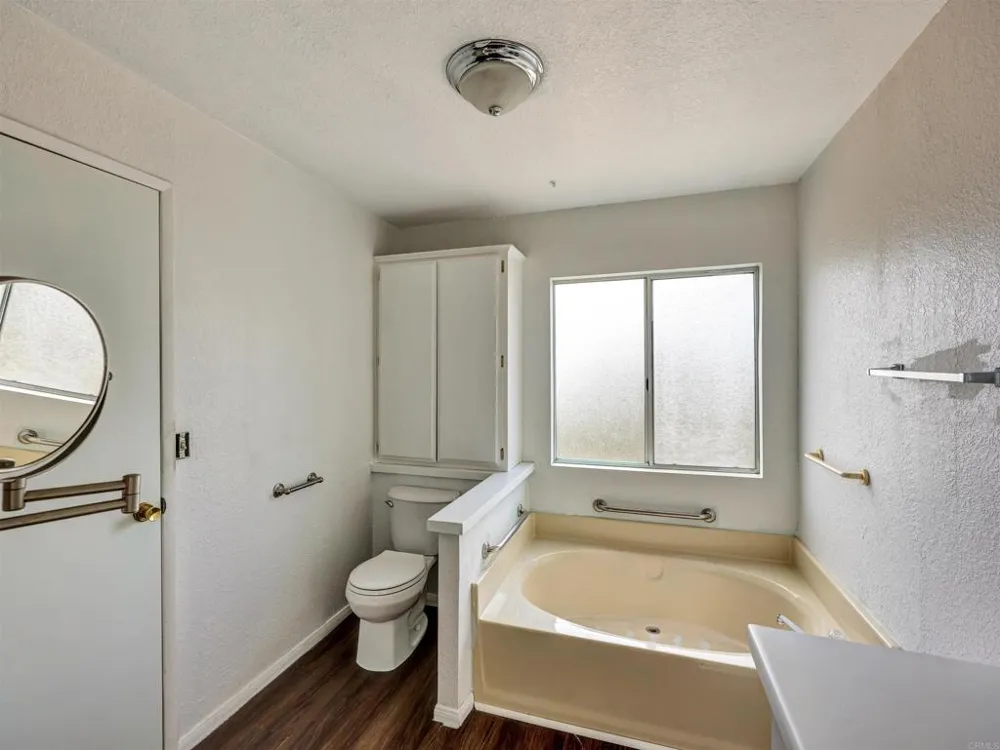 1164 Via Santa Paulo Vista, CA 92081