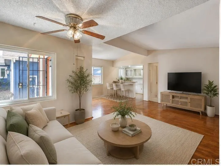 1164 Via Santa Paulo Vista, CA 92081