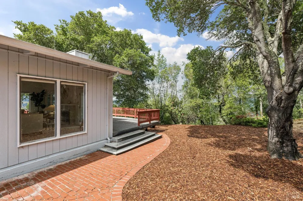 99 Glenside Way San Rafael, CA 94903