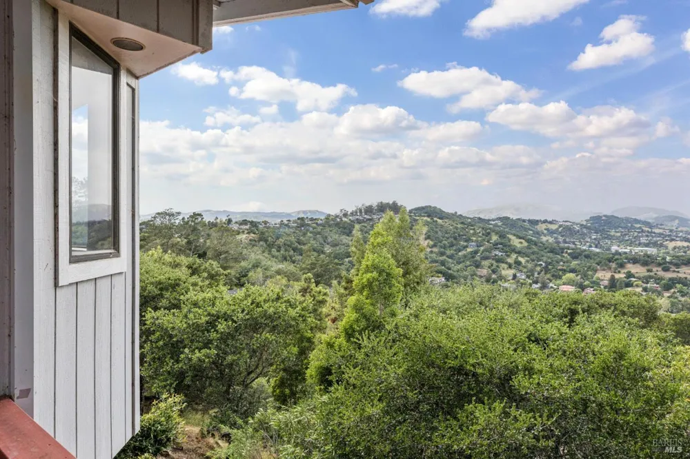 99 Glenside Way San Rafael, CA 94903