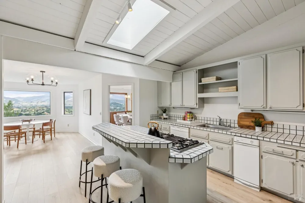 99 Glenside Way San Rafael, CA 94903