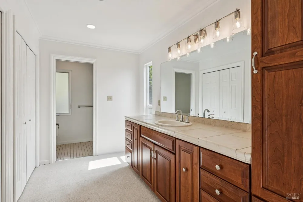 99 Glenside Way San Rafael, CA 94903
