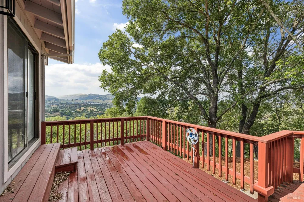 99 Glenside Way San Rafael, CA 94903