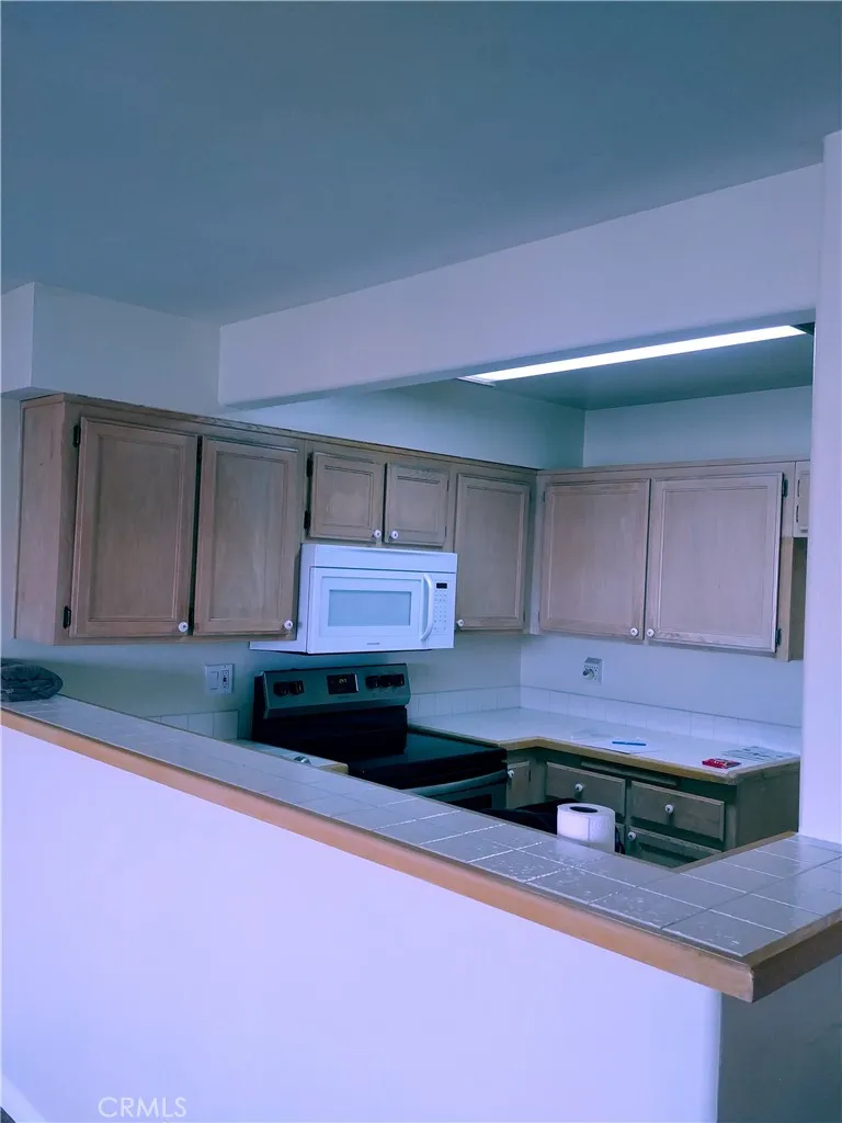 11410 Brookshire #316 Downey, CA 90241