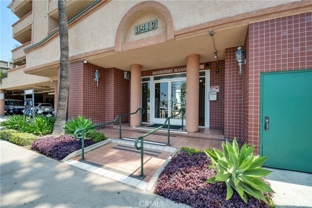 11410 Brookshire #316 Downey, CA 90241
