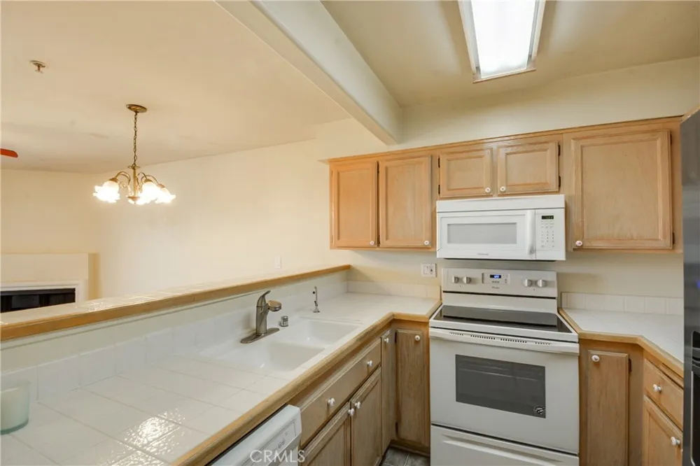 11410 Brookshire #316 Downey, CA 90241