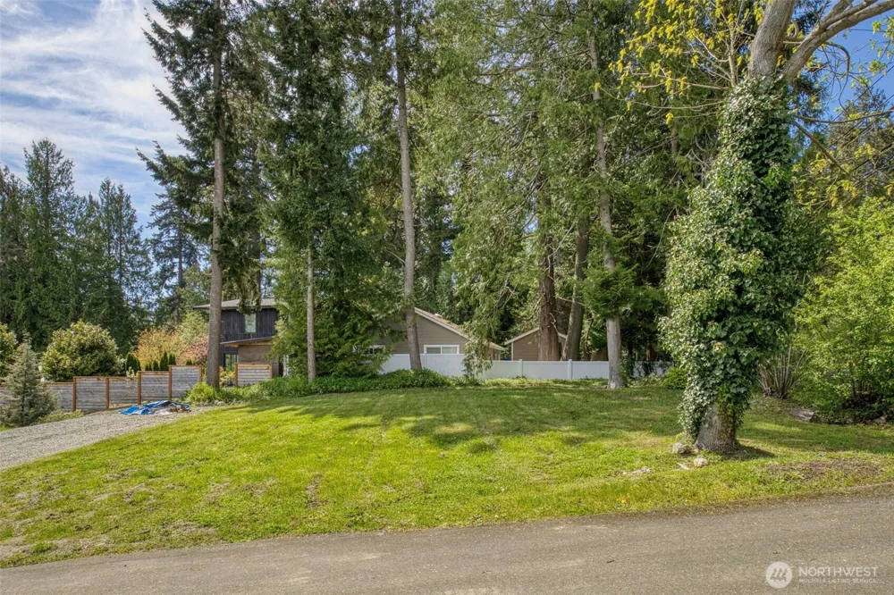25933 Coveview Lane NE Kingston, WA 98346