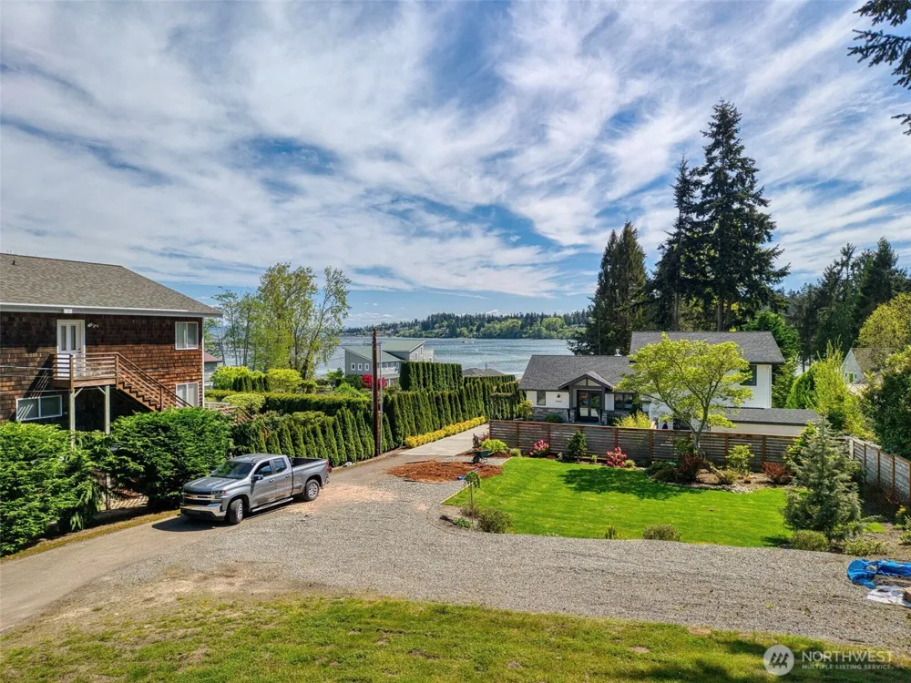 25933 Coveview Lane NE Kingston, WA 98346