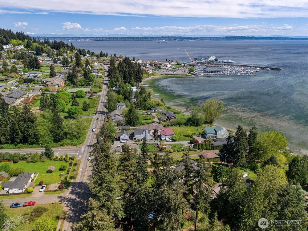 25933 Coveview Lane NE Kingston, WA 98346