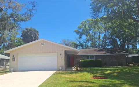 2707 PINE TREE DRIVE