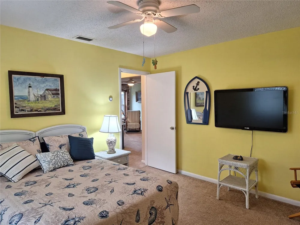 2707 PINE TREE DRIVE Edgewater, FL 32141