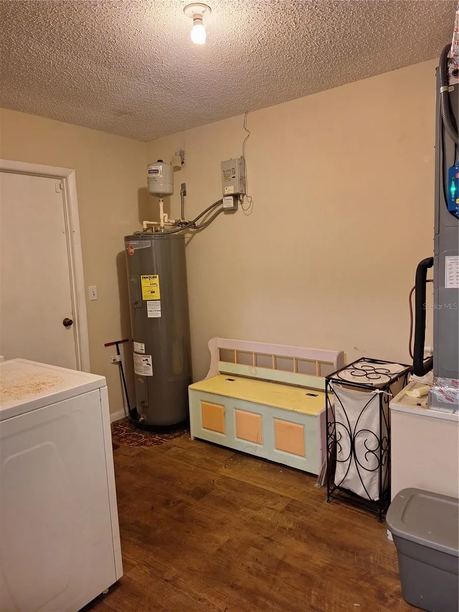 2707 PINE TREE DRIVE Edgewater, FL 32141