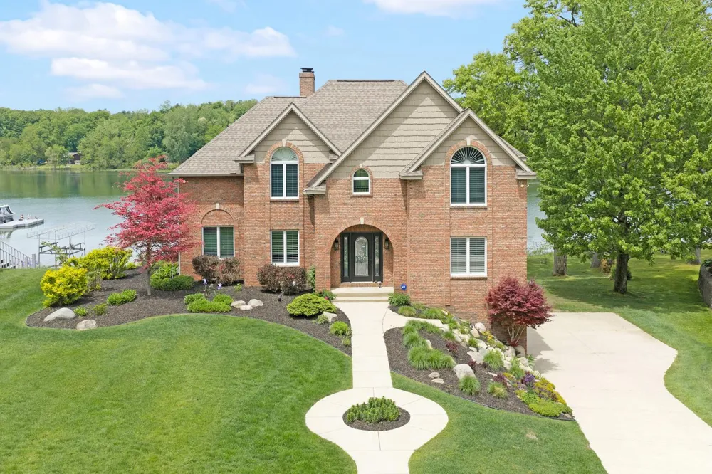 10436 Kings Point Drive Three Rivers, MI 49093