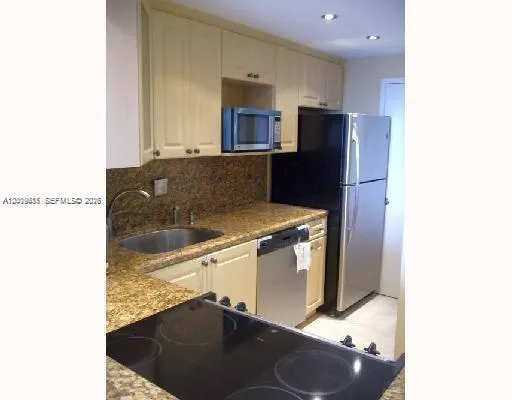 1865 79th St Cswy #6L North Bay Village, FL 33141