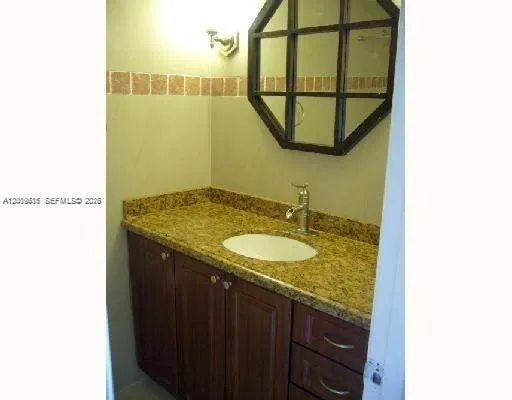 1865 79th St Cswy #6L North Bay Village, FL 33141