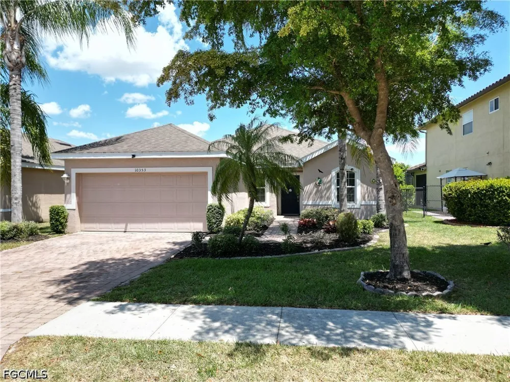 Canal Brook Lane Lehigh Acres, FL 33936