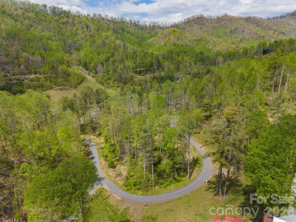 0000 Mountain Crest Drive #18 Bakersville, NC 28705