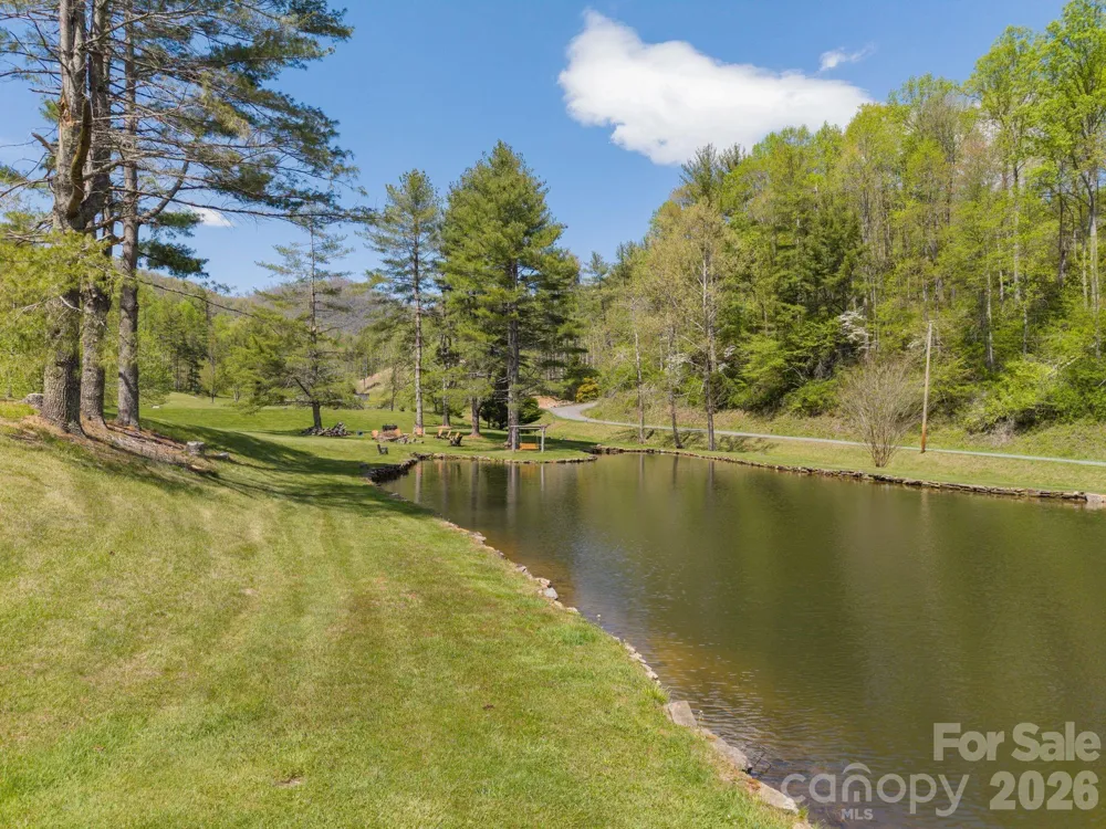 0000 Mountain Crest Drive #18 Bakersville, NC 28705