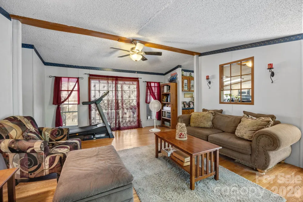 25 Weaver Lane Black Mountain, NC 28711