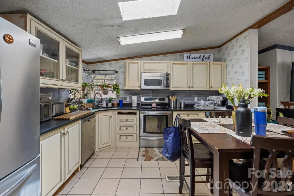 25 Weaver Lane Black Mountain, NC 28711
