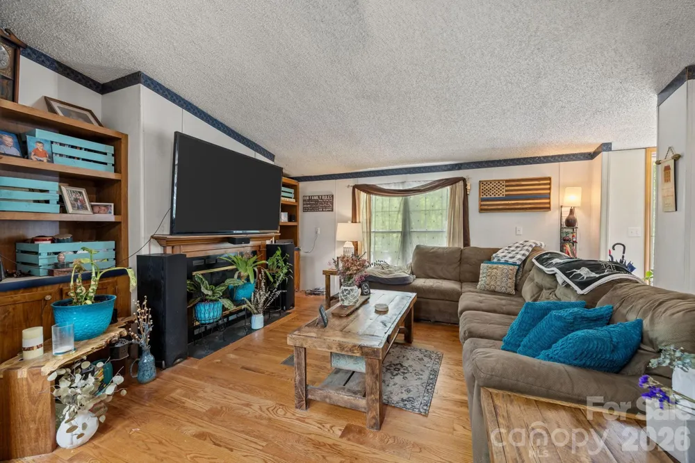 25 Weaver Lane Black Mountain, NC 28711