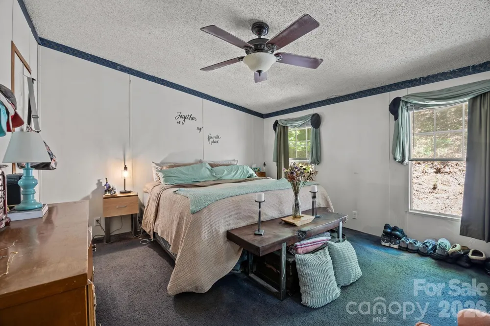 25 Weaver Lane Black Mountain, NC 28711