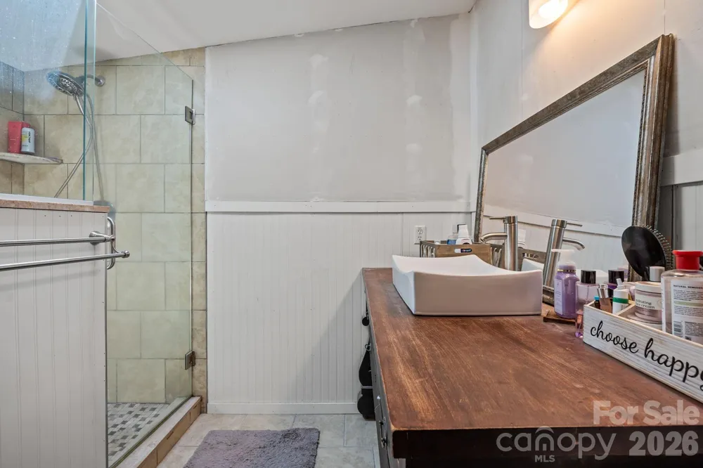 25 Weaver Lane Black Mountain, NC 28711