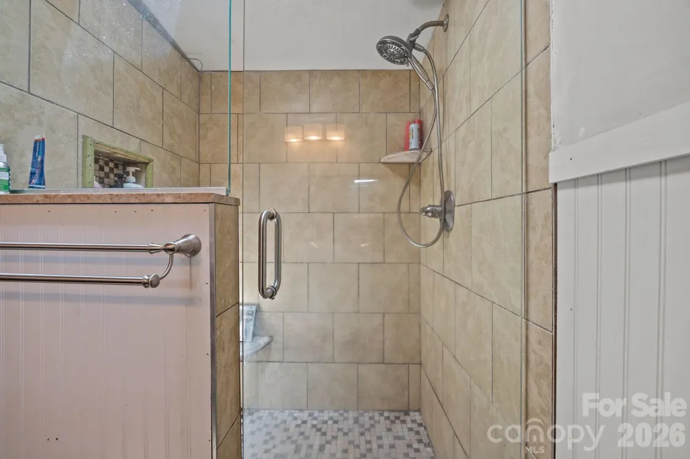 25 Weaver Lane Black Mountain, NC 28711