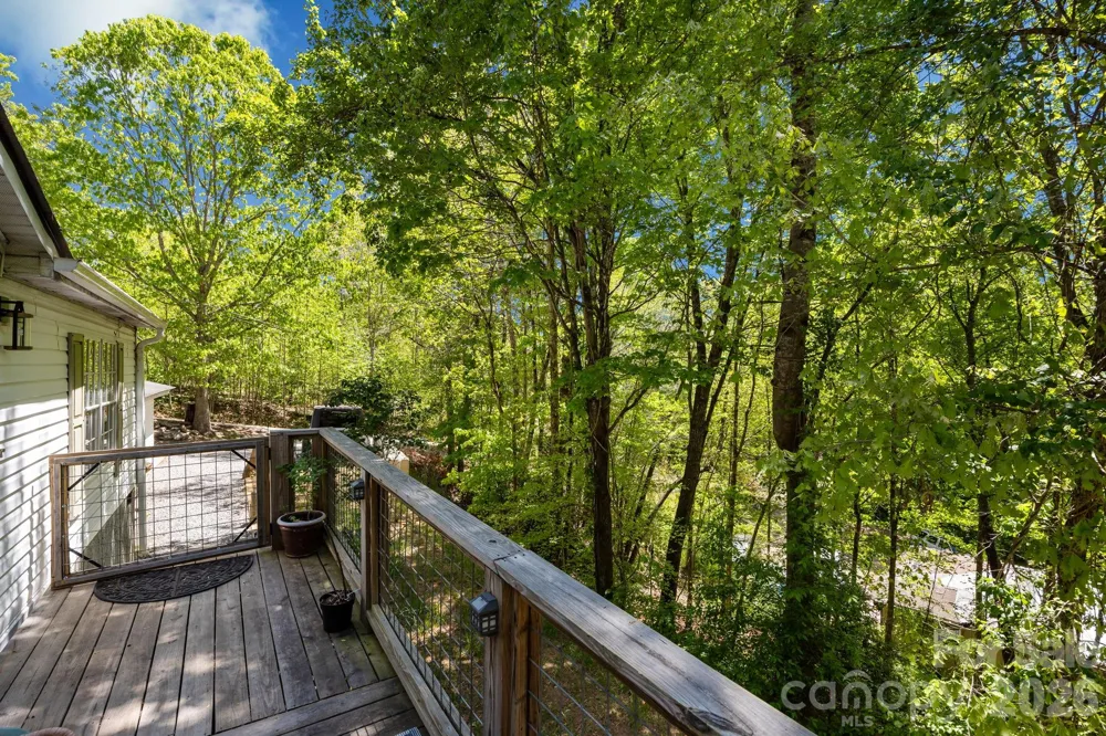 25 Weaver Lane Black Mountain, NC 28711
