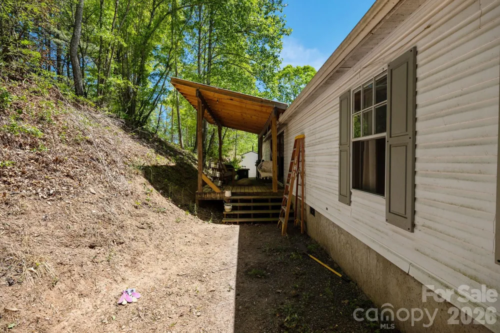 25 Weaver Lane Black Mountain, NC 28711
