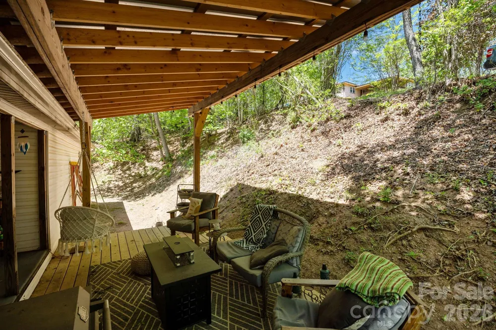 25 Weaver Lane Black Mountain, NC 28711
