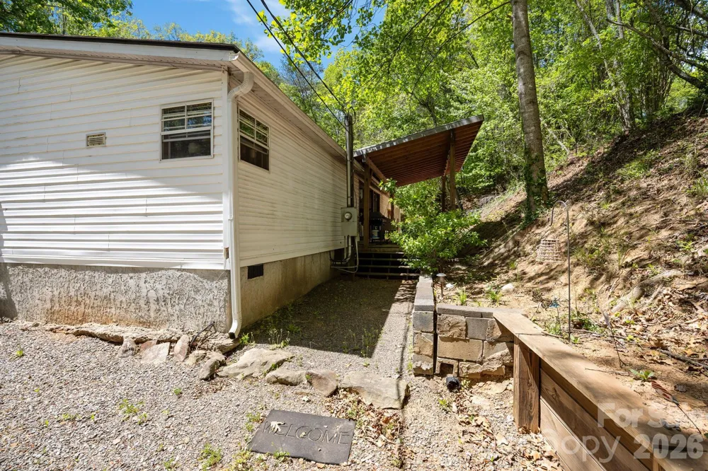 25 Weaver Lane Black Mountain, NC 28711