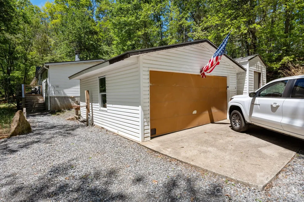 25 Weaver Lane Black Mountain, NC 28711