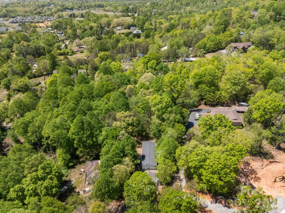 25 Weaver Lane Black Mountain, NC 28711
