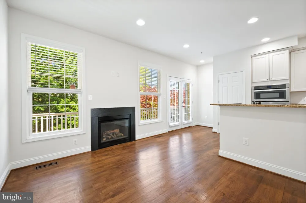 8342 BRODERICK CIRCLE Gaithersburg, MD 20877