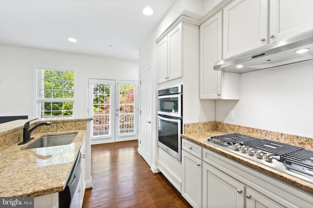 8342 BRODERICK CIRCLE Gaithersburg, MD 20877