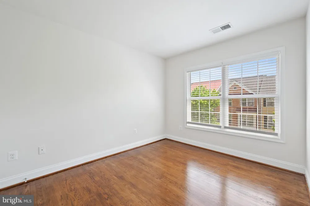 8342 BRODERICK CIRCLE Gaithersburg, MD 20877
