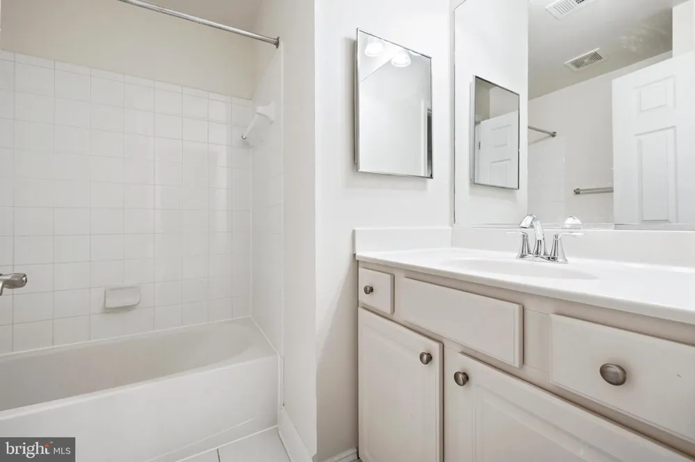 8342 BRODERICK CIRCLE Gaithersburg, MD 20877