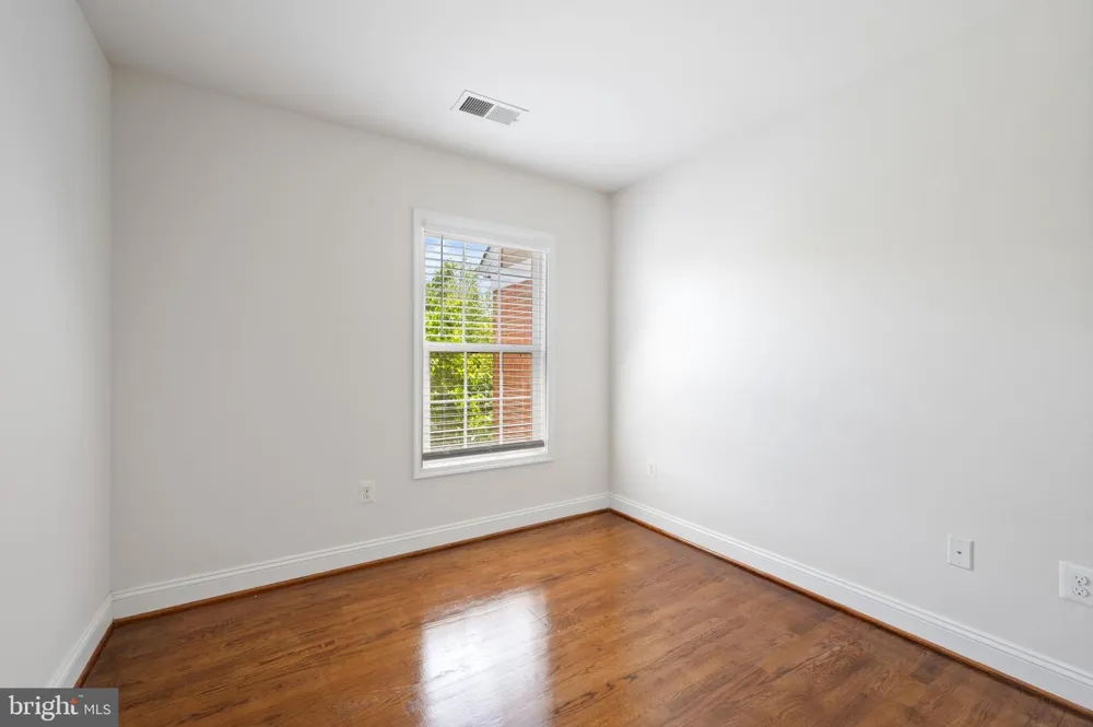 8342 BRODERICK CIRCLE Gaithersburg, MD 20877
