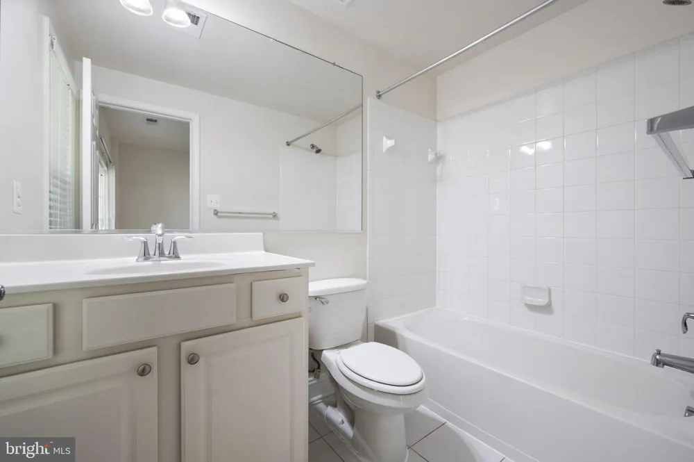 8342 BRODERICK CIRCLE Gaithersburg, MD 20877