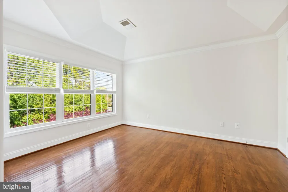 8342 BRODERICK CIRCLE Gaithersburg, MD 20877