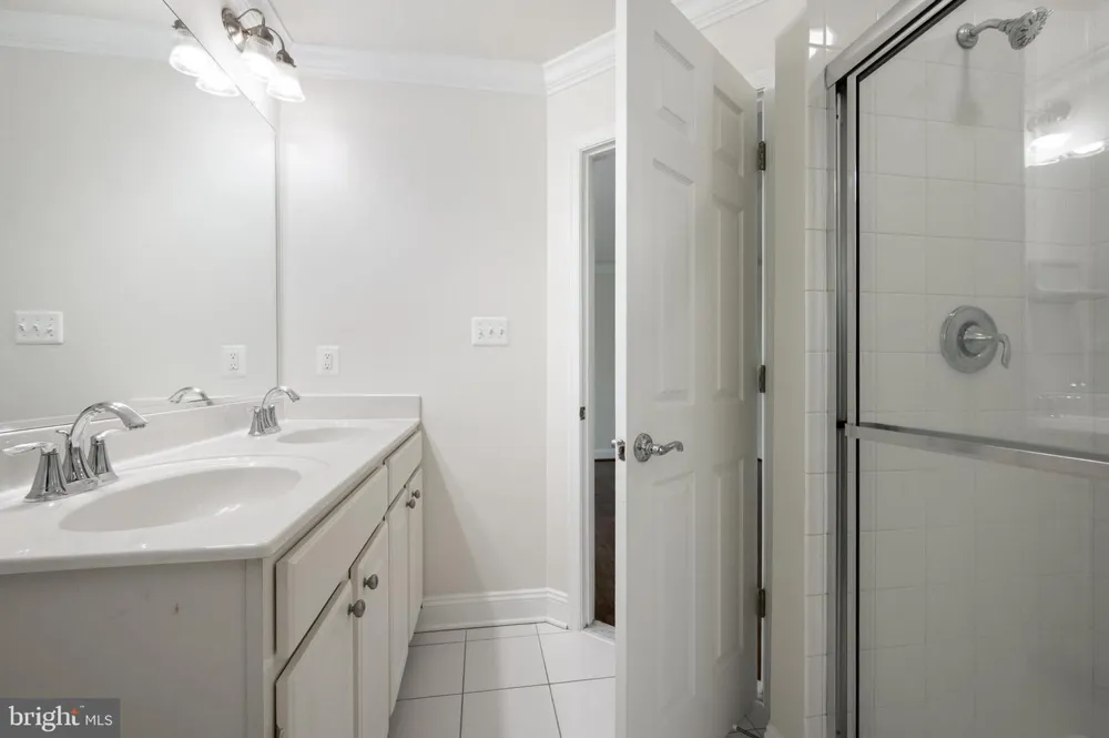 8342 BRODERICK CIRCLE Gaithersburg, MD 20877